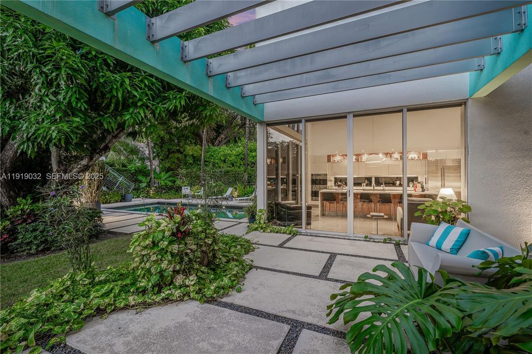 For Sale: $4,500,000 (6 beds, 5 baths, 4313 Square Feet)