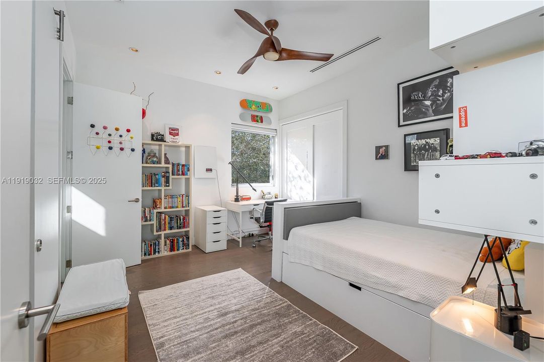 For Sale: $4,500,000 (6 beds, 5 baths, 4313 Square Feet)