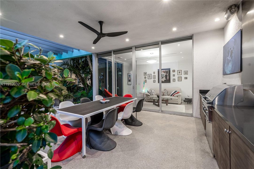 For Sale: $4,500,000 (6 beds, 5 baths, 4313 Square Feet)