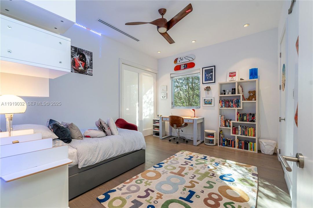 For Sale: $4,500,000 (6 beds, 5 baths, 4313 Square Feet)