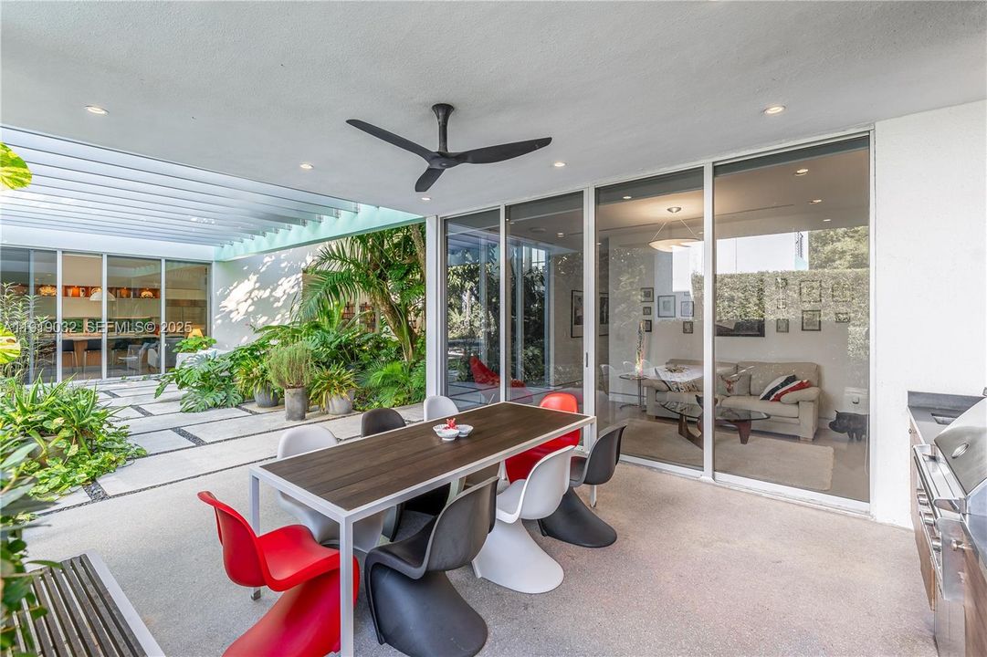 For Sale: $4,500,000 (6 beds, 5 baths, 4313 Square Feet)