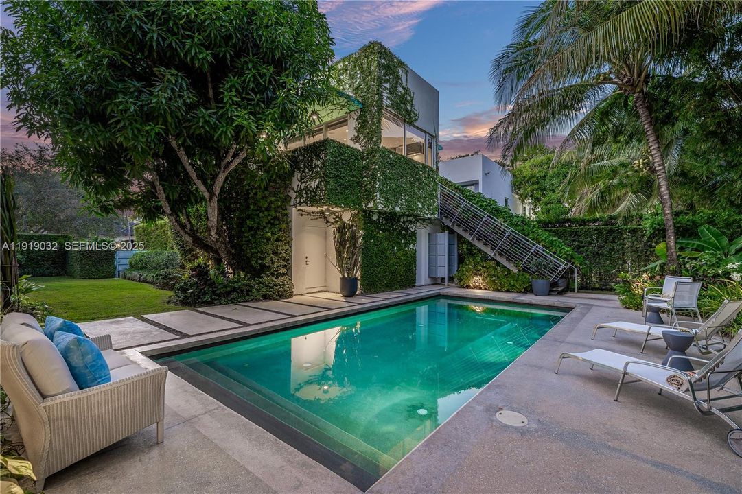 For Sale: $4,500,000 (6 beds, 5 baths, 4313 Square Feet)