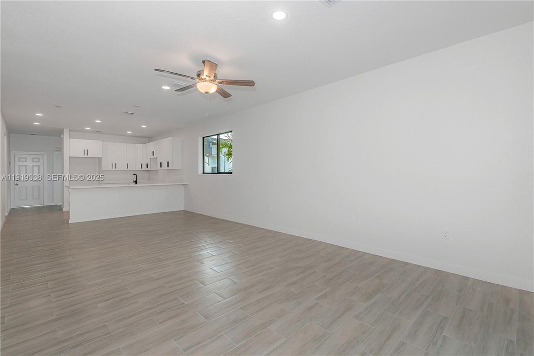 待售: $734,000 (3 贝兹, 2 浴室, 0 平方英尺)