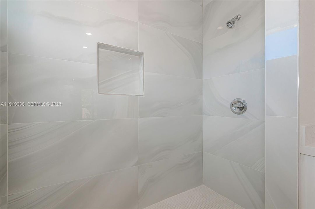 待售: $734,000 (3 贝兹, 2 浴室, 0 平方英尺)