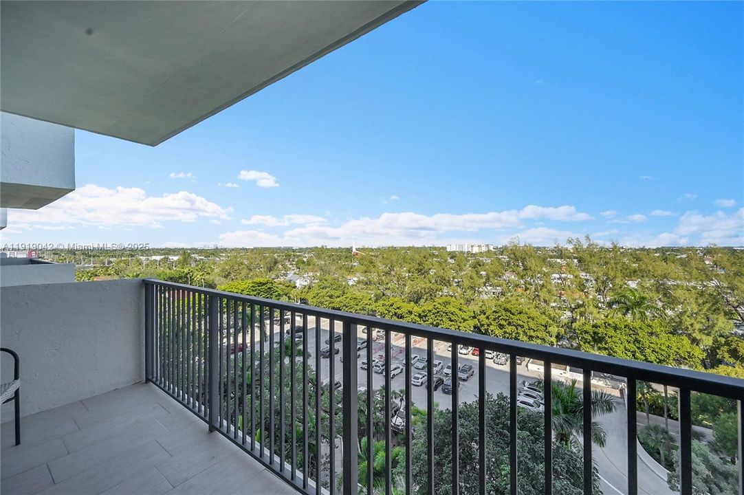 出租: $4,900 (2 贝兹, 2 浴室, 1320 平方英尺)