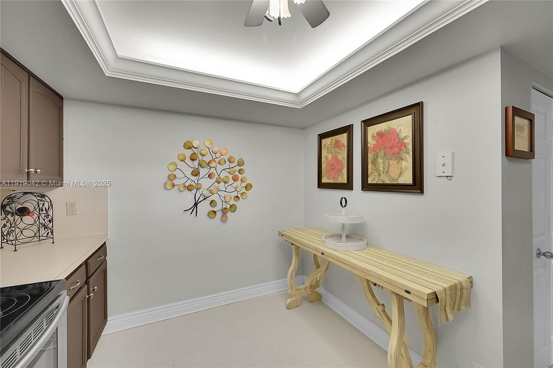 出租: $4,900 (2 贝兹, 2 浴室, 1320 平方英尺)