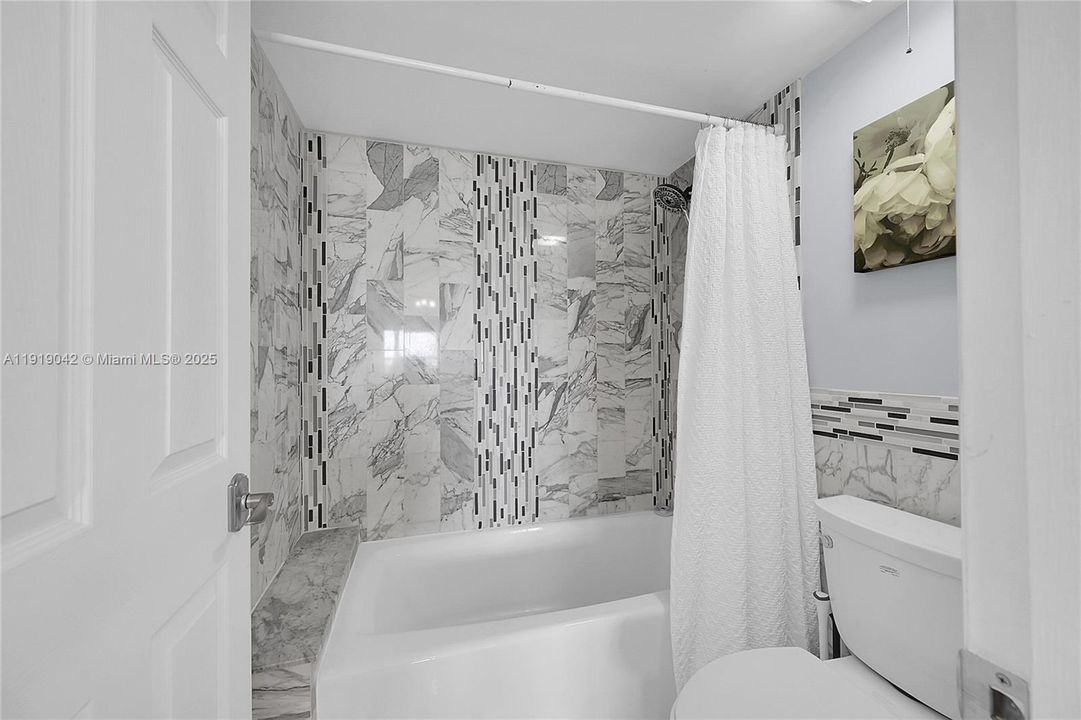 出租: $4,900 (2 贝兹, 2 浴室, 1320 平方英尺)