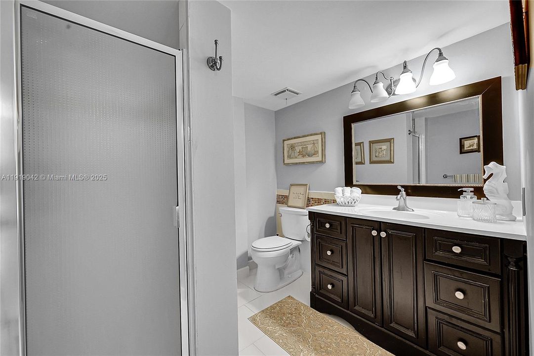 出租: $4,900 (2 贝兹, 2 浴室, 1320 平方英尺)