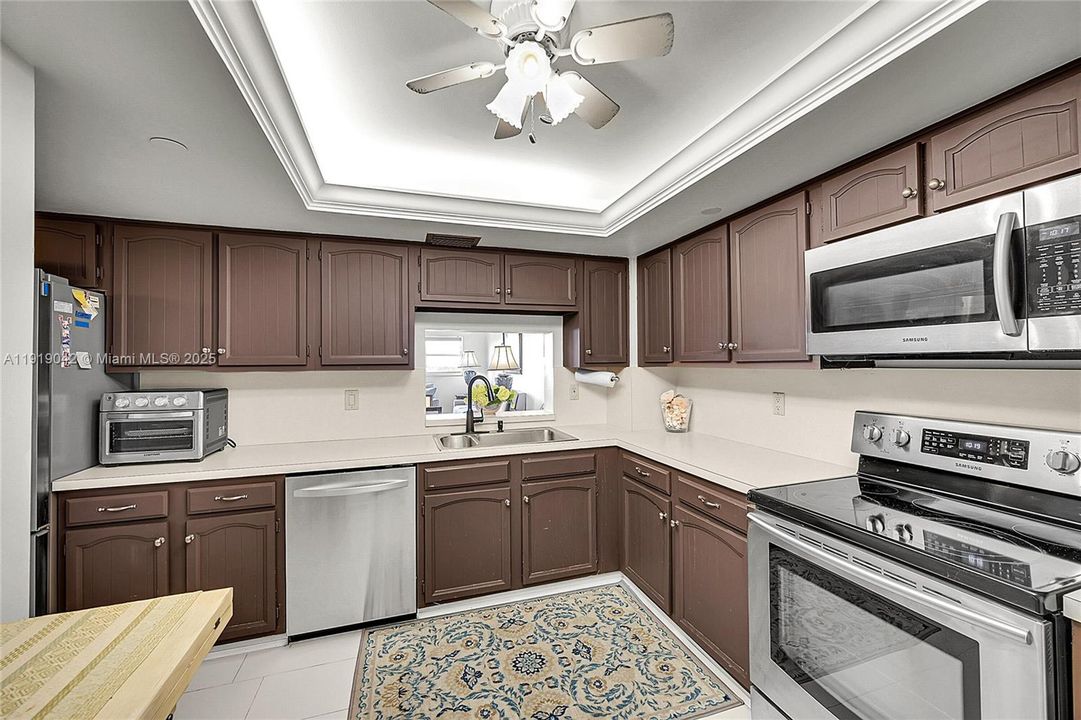 出租: $4,900 (2 贝兹, 2 浴室, 1320 平方英尺)