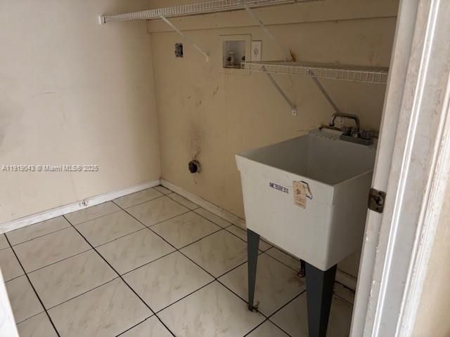 Active With Contract: $750,000 (5 beds, 4 baths, 4498 Square Feet)