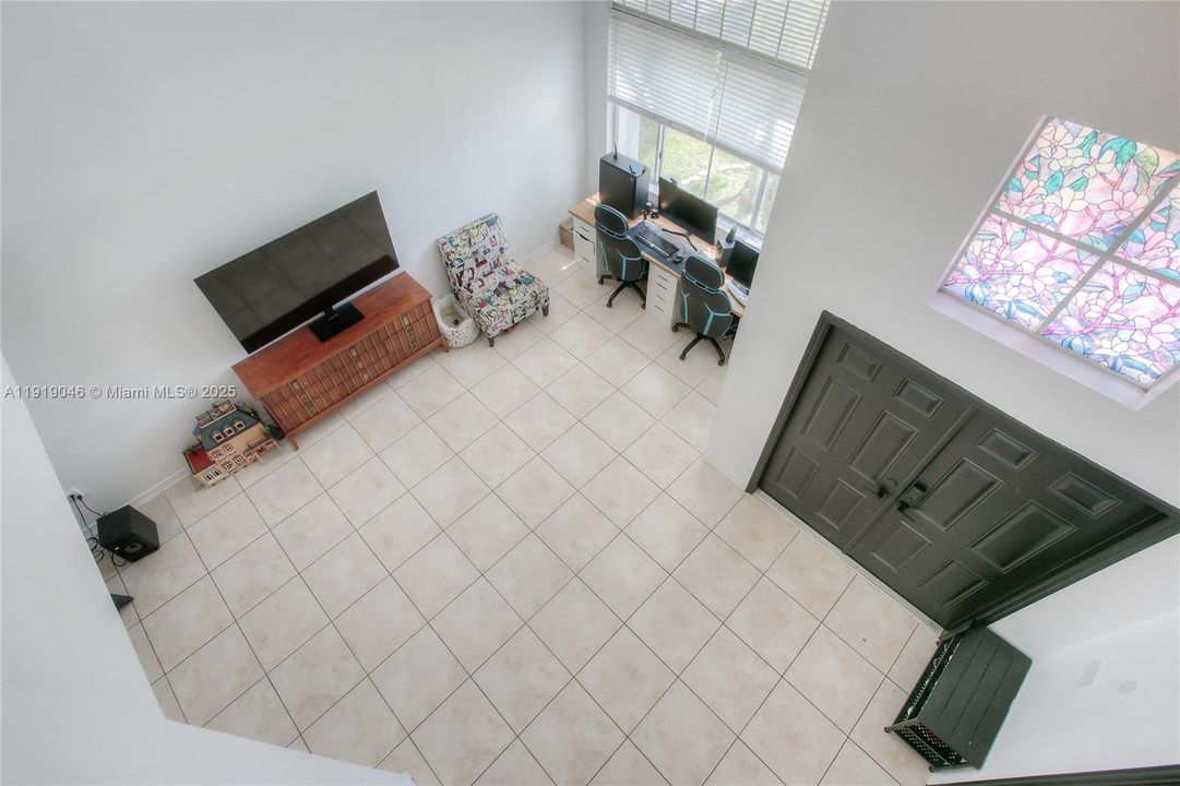 En Venta: $670,000 (5 camas, 3 baños, 2534 Pies cuadrados)