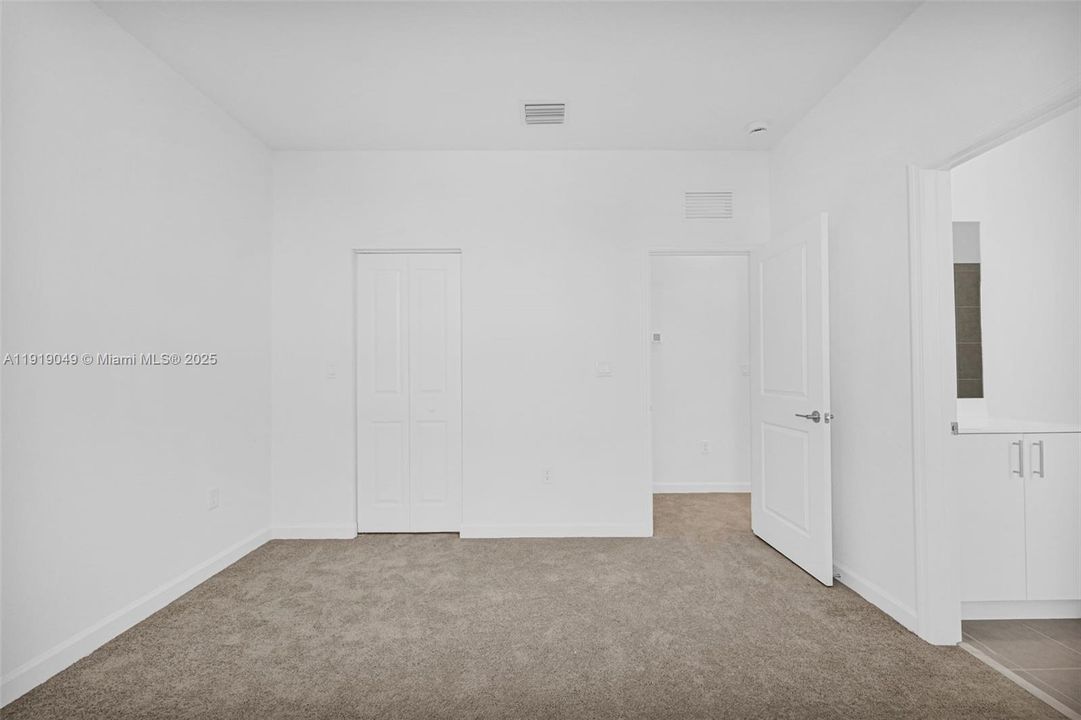 Active With Contract: $2,600 (3 beds, 3 baths, 1671 Square Feet)