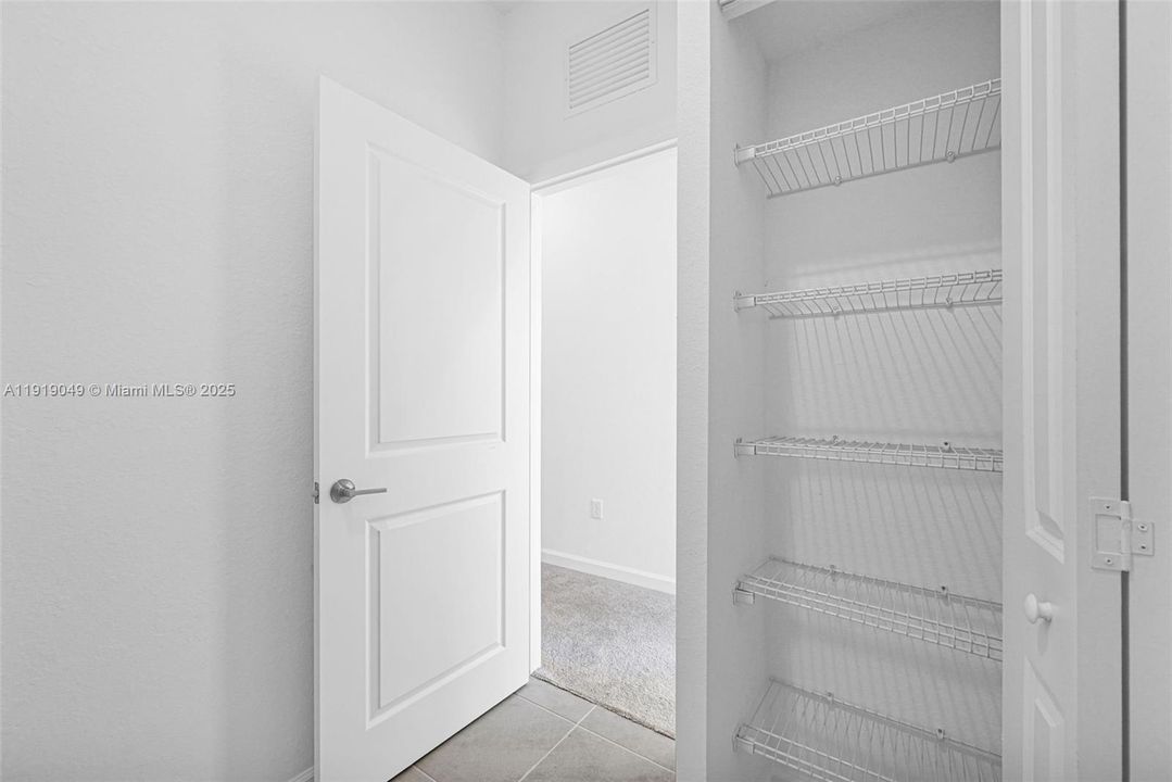 Active With Contract: $2,600 (3 beds, 3 baths, 1671 Square Feet)