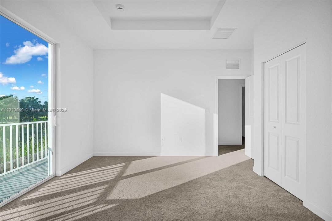 Active With Contract: $2,600 (3 beds, 3 baths, 1671 Square Feet)