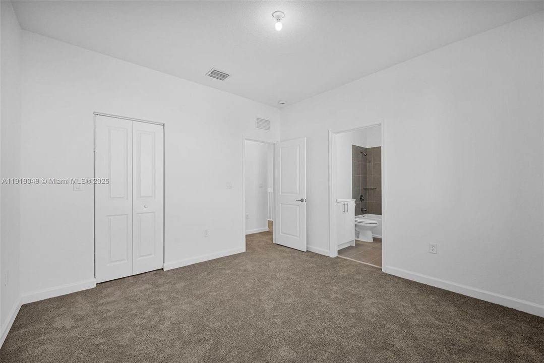 Active With Contract: $2,600 (3 beds, 3 baths, 1671 Square Feet)