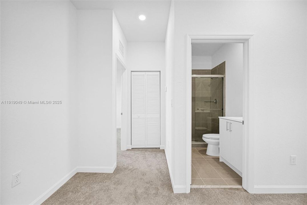 Active With Contract: $2,600 (3 beds, 3 baths, 1671 Square Feet)