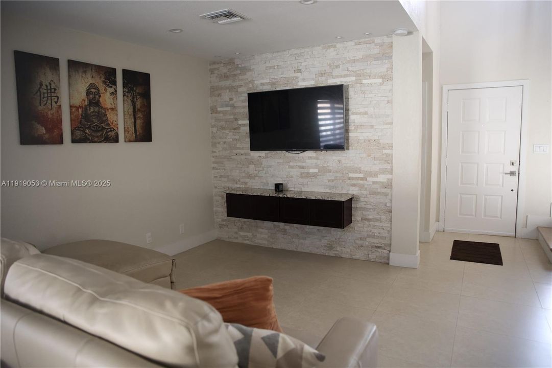 待售: $495,000 (3 贝兹, 2 浴室, 1500 平方英尺)