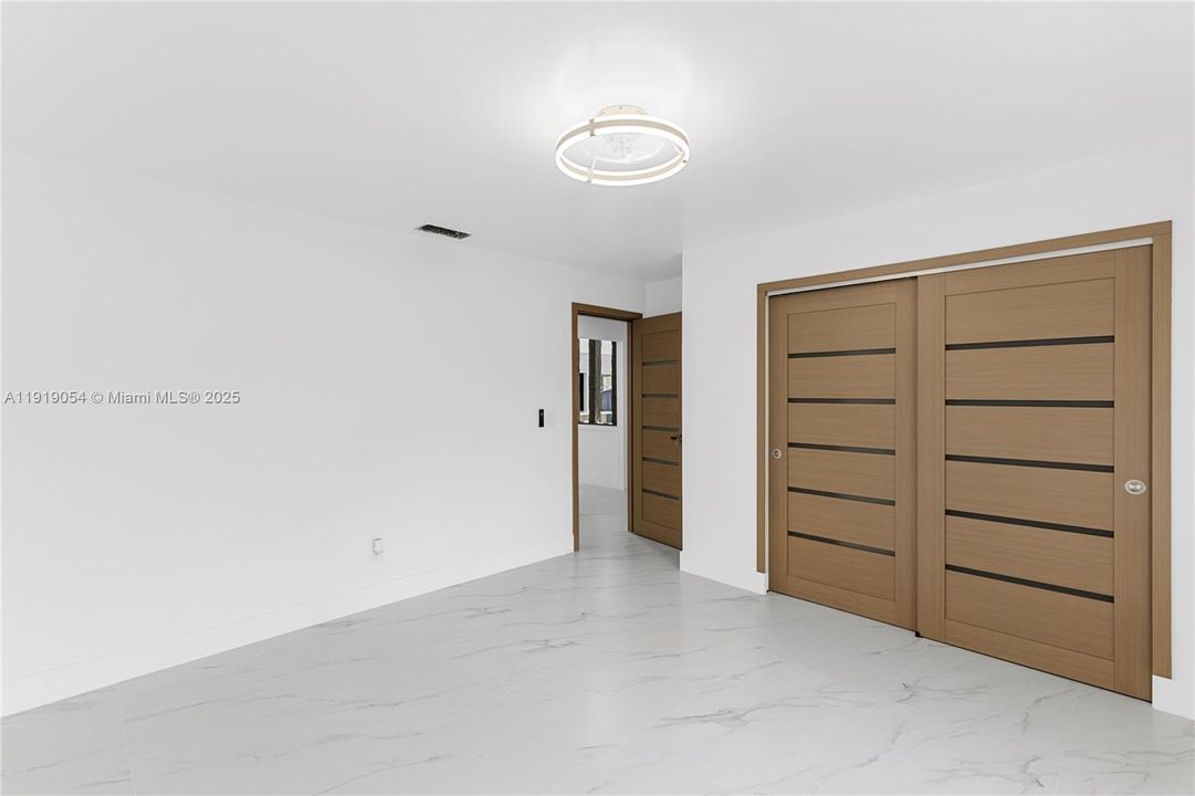 В аренду: $4,000 (3 спален, 2 ванн, 1819 Квадратных фут)