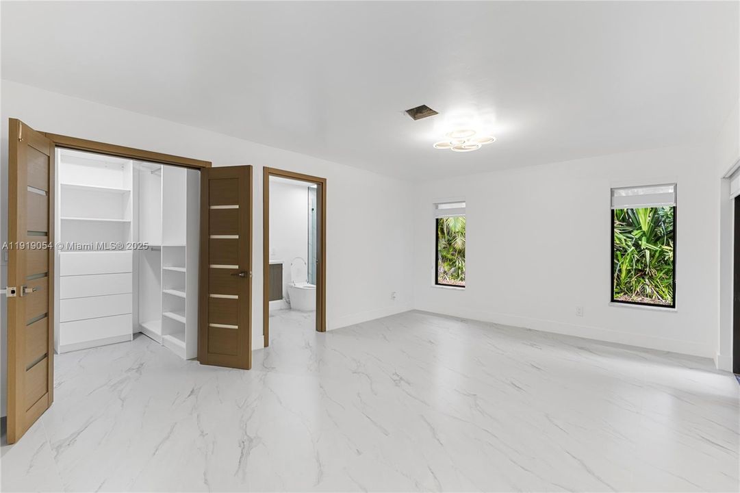 В аренду: $4,000 (3 спален, 2 ванн, 1819 Квадратных фут)