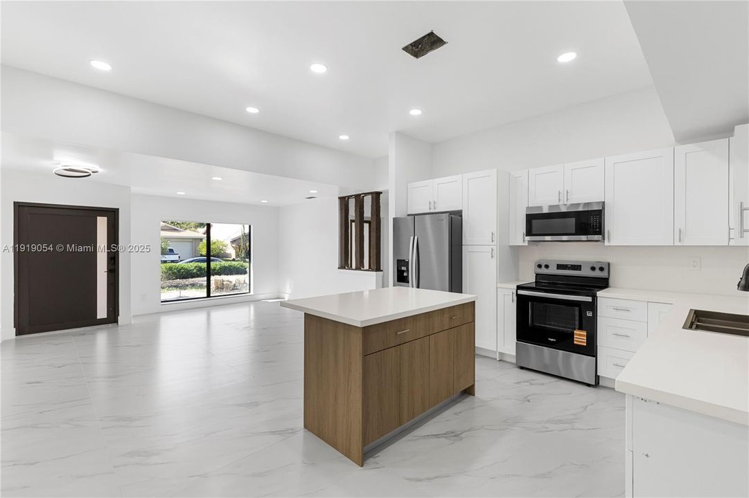 В аренду: $4,000 (3 спален, 2 ванн, 1819 Квадратных фут)