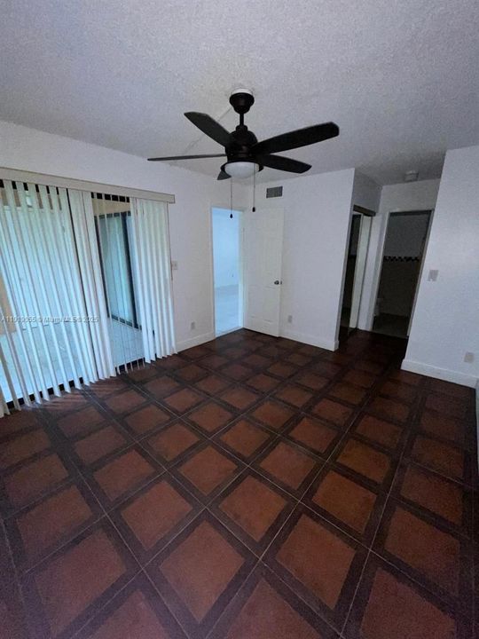 В аренду: $2,050 (2 спален, 2 ванн, 820 Квадратных фут)