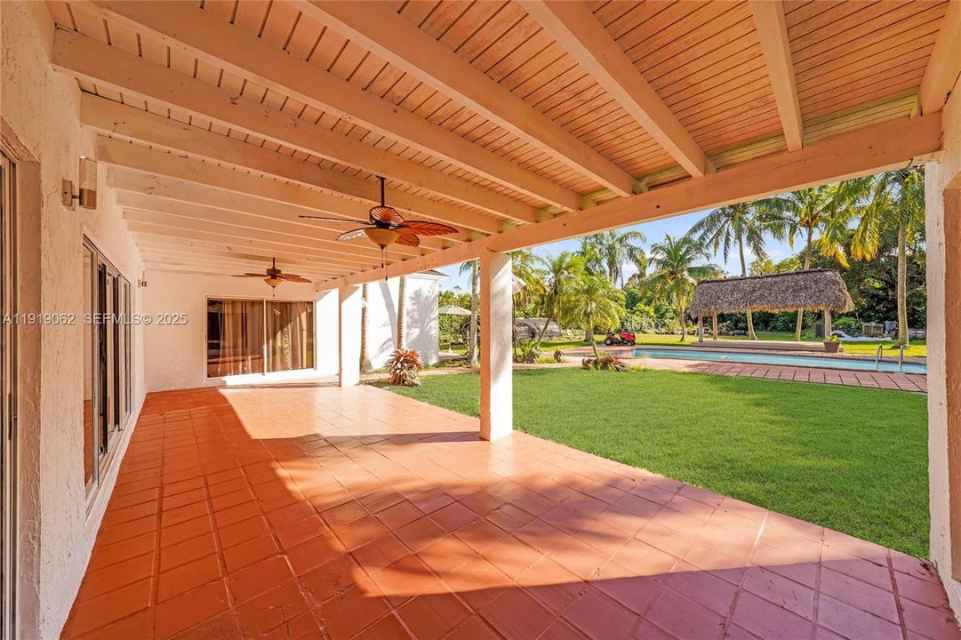 For Sale: $975,000 (4 beds, 2 baths, 2714 Square Feet)