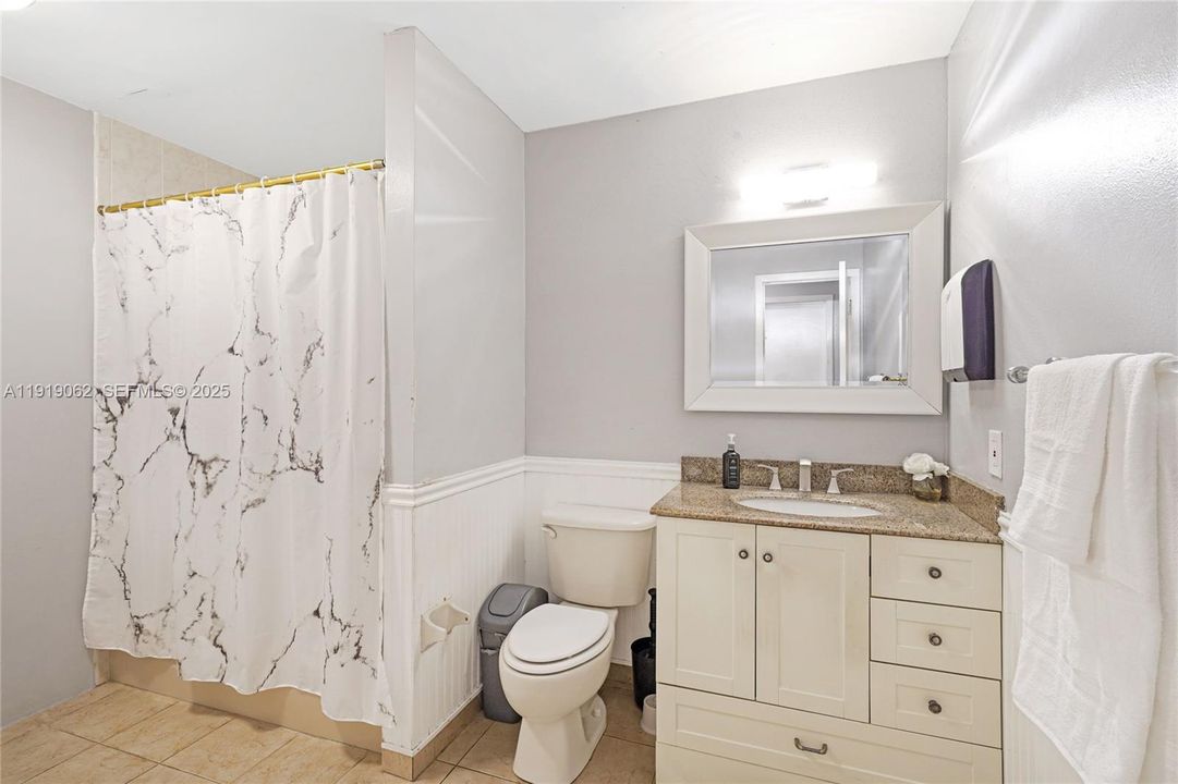 For Sale: $975,000 (4 beds, 2 baths, 2714 Square Feet)