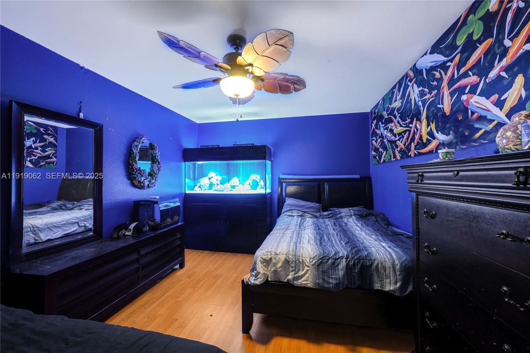 For Sale: $975,000 (4 beds, 2 baths, 2714 Square Feet)