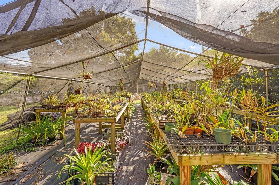 For Sale: $975,000 (4 beds, 2 baths, 2714 Square Feet)