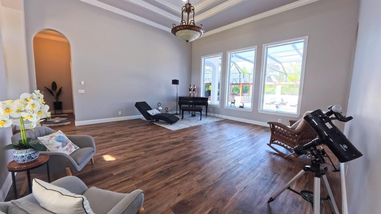 Piano room 4