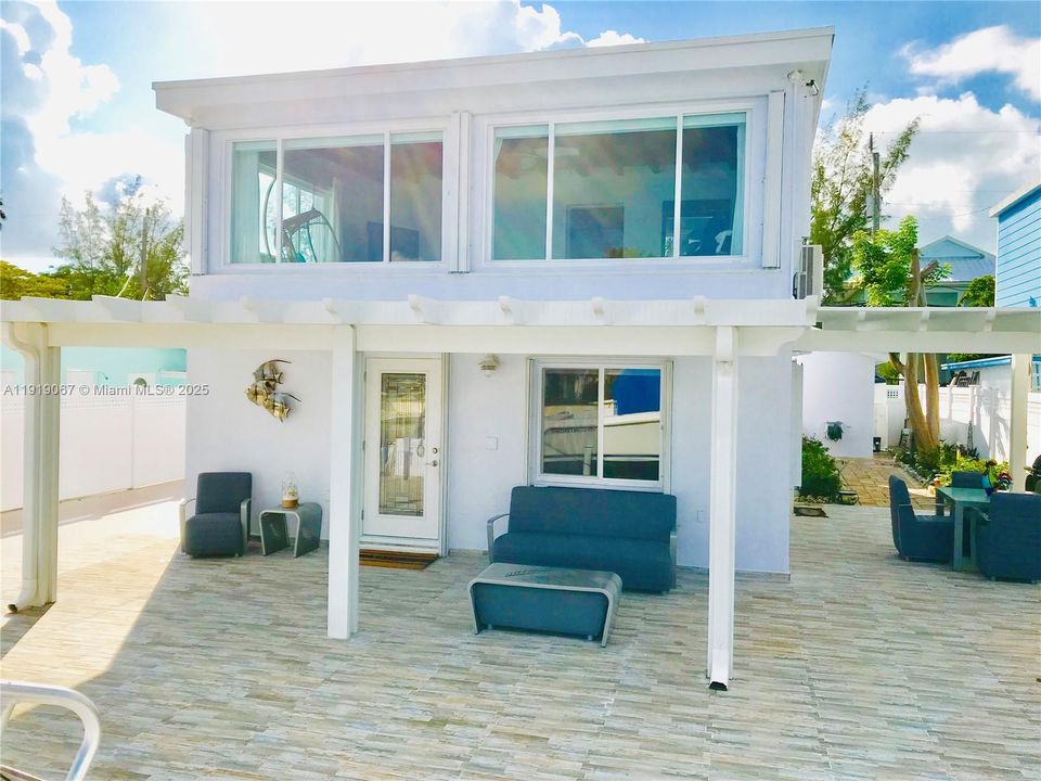 For Rent: $5,500 (3 beds, 2 baths, 1496 Square Feet)