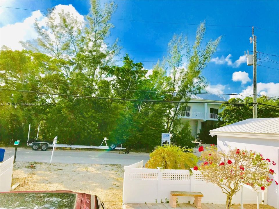 For Rent: $5,500 (3 beds, 2 baths, 1496 Square Feet)