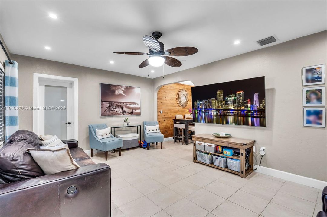 For Rent: $3,900 (3 beds, 2 baths, 0 Square Feet)