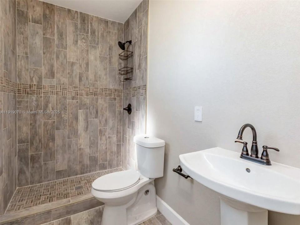 For Rent: $3,900 (3 beds, 2 baths, 0 Square Feet)