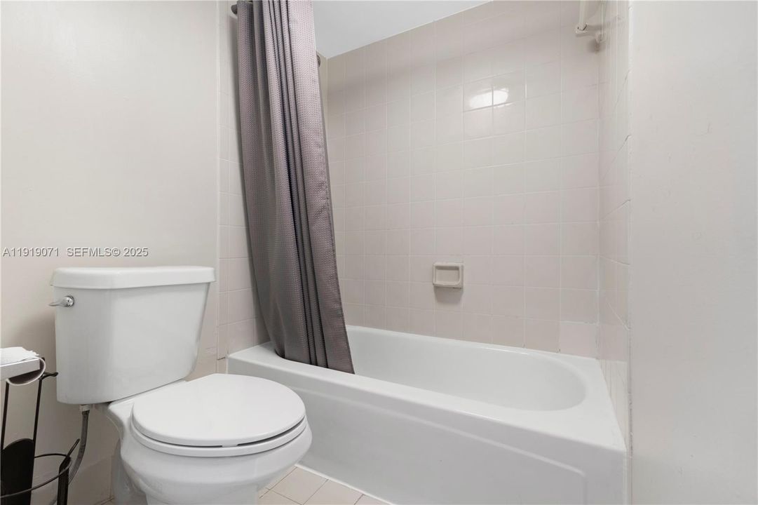 For Sale: $259,990 (2 beds, 2 baths, 1113 Square Feet)