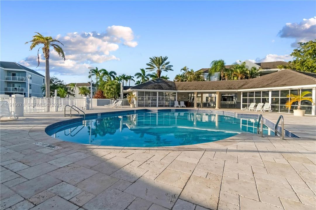 For Sale: $259,990 (2 beds, 2 baths, 1113 Square Feet)