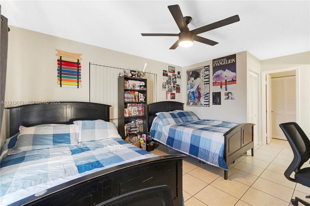 For Sale: $259,990 (2 beds, 2 baths, 1113 Square Feet)