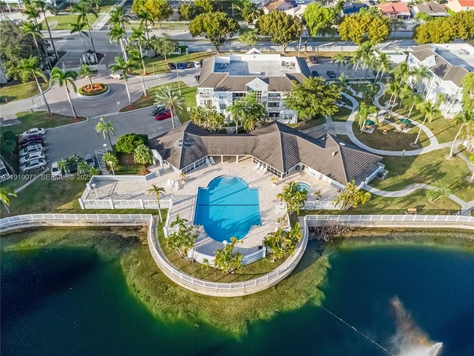 For Sale: $259,990 (2 beds, 2 baths, 1113 Square Feet)