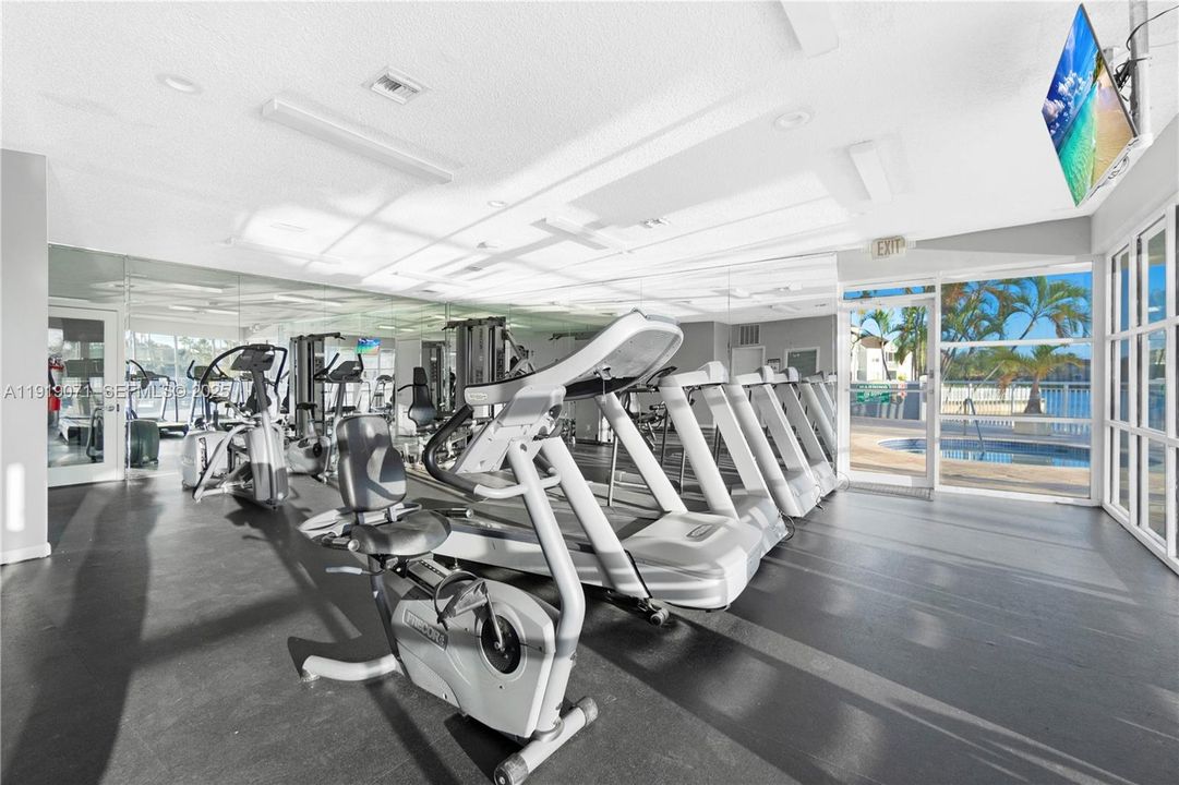 For Sale: $259,990 (2 beds, 2 baths, 1113 Square Feet)