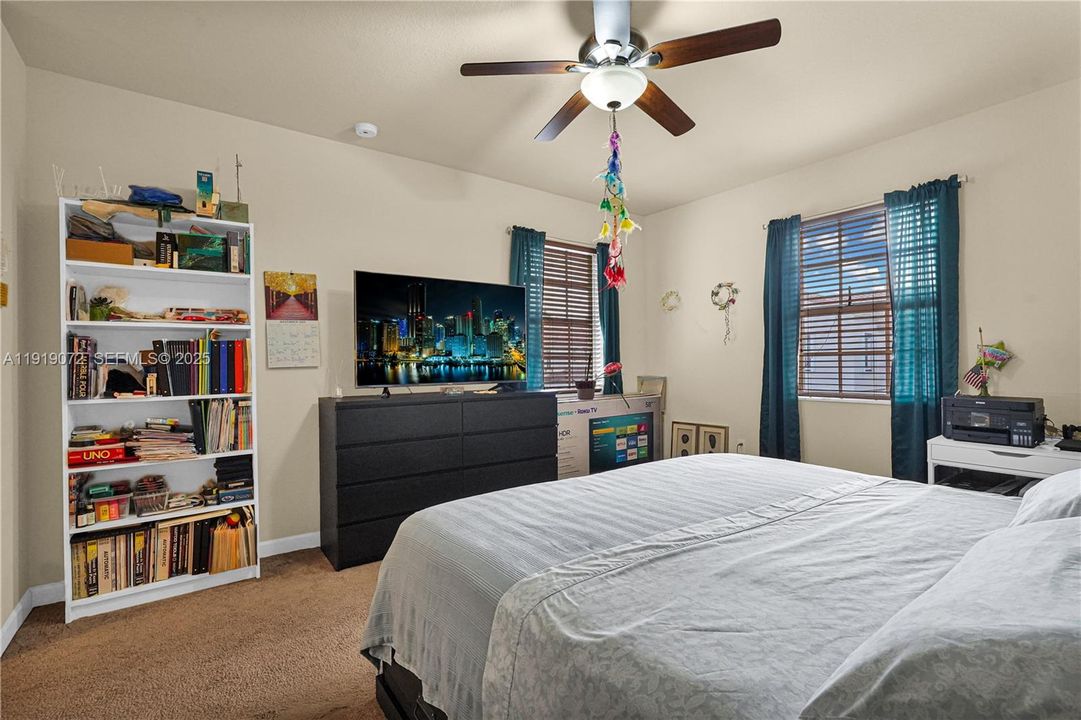 На продажу: $540,000 (4 спален, 2 ванн, 1876 Квадратных фут)