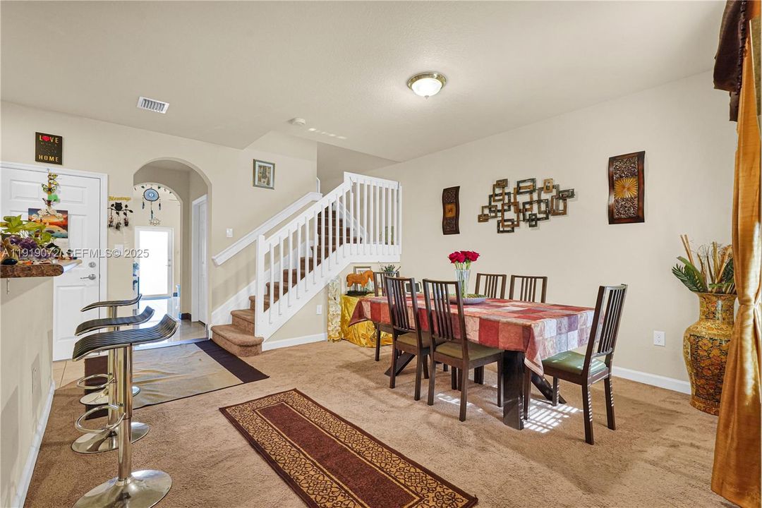 На продажу: $540,000 (4 спален, 2 ванн, 1876 Квадратных фут)