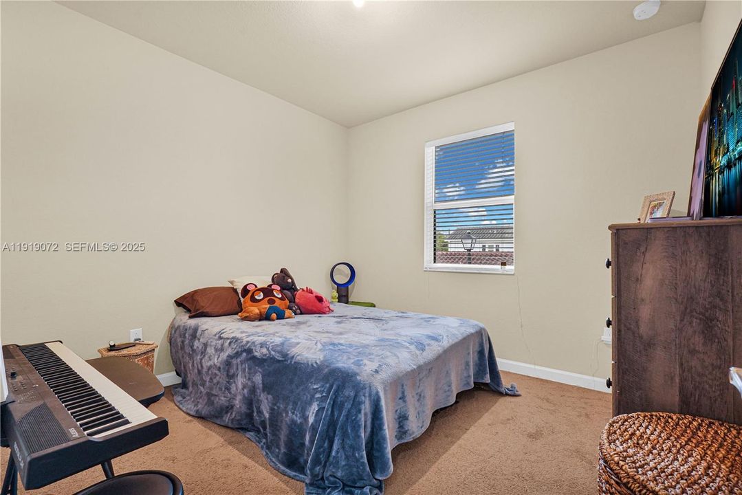 На продажу: $540,000 (4 спален, 2 ванн, 1876 Квадратных фут)