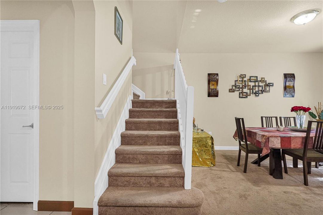 На продажу: $540,000 (4 спален, 2 ванн, 1876 Квадратных фут)