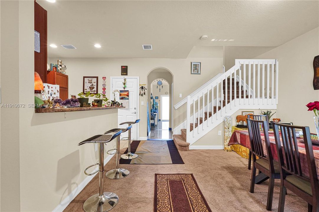 На продажу: $540,000 (4 спален, 2 ванн, 1876 Квадратных фут)