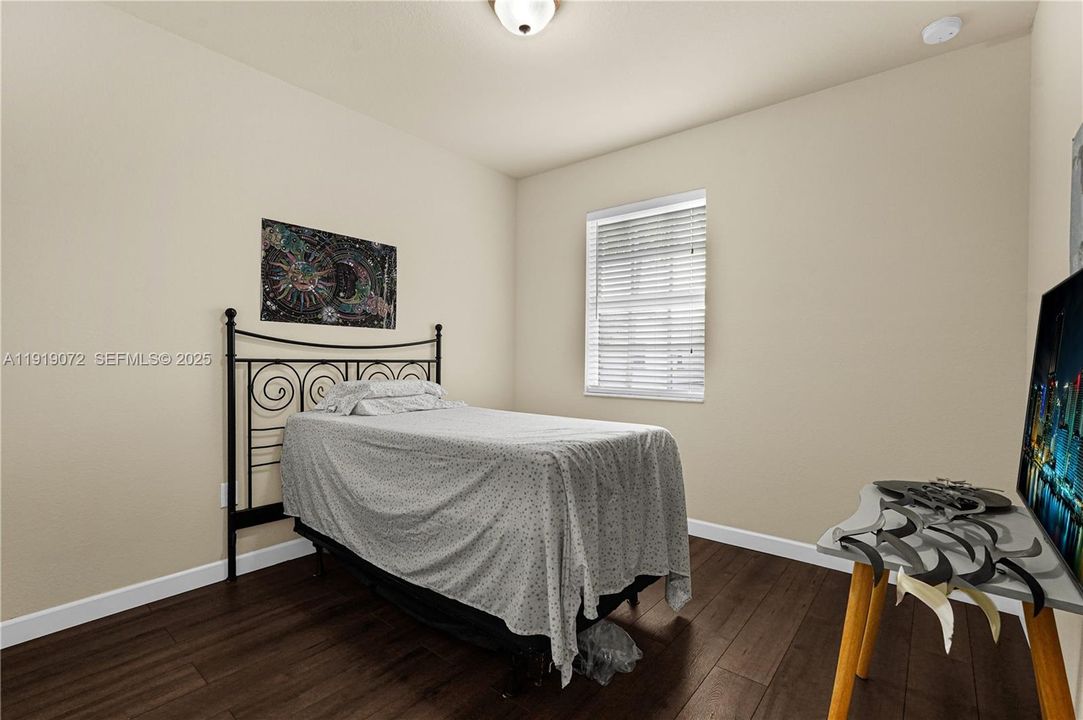 На продажу: $540,000 (4 спален, 2 ванн, 1876 Квадратных фут)