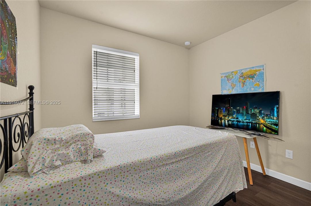 На продажу: $540,000 (4 спален, 2 ванн, 1876 Квадратных фут)