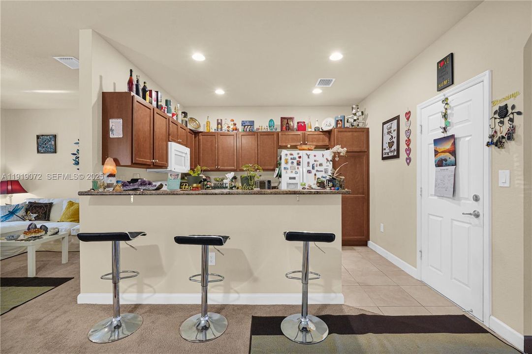 На продажу: $540,000 (4 спален, 2 ванн, 1876 Квадратных фут)