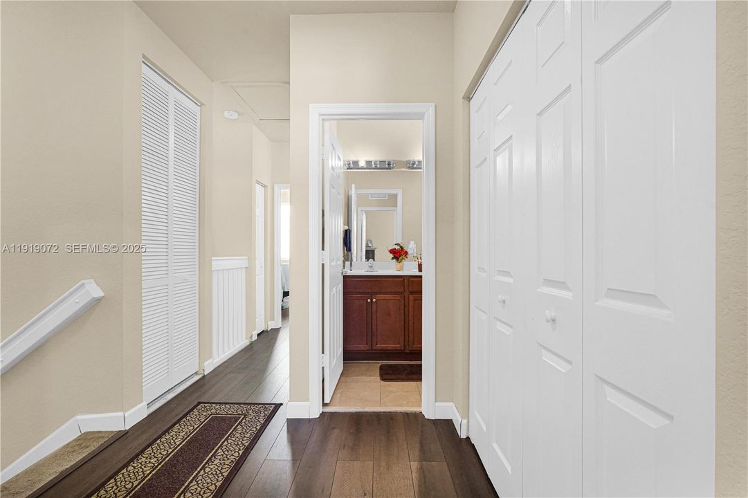 На продажу: $540,000 (4 спален, 2 ванн, 1876 Квадратных фут)