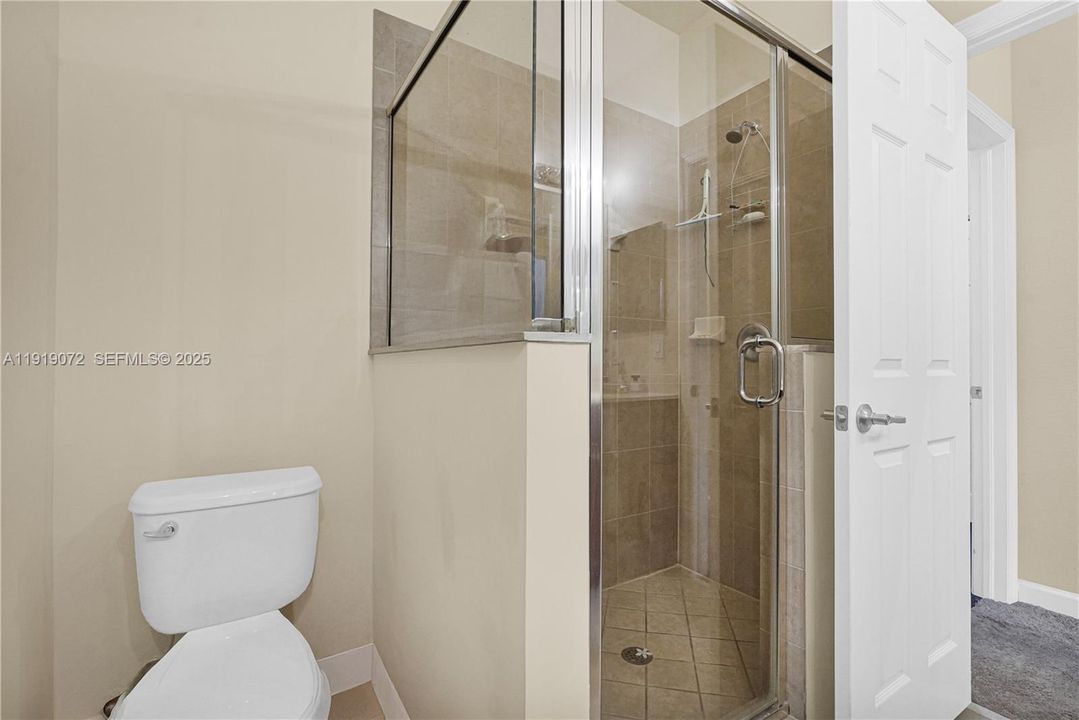 На продажу: $540,000 (4 спален, 2 ванн, 1876 Квадратных фут)