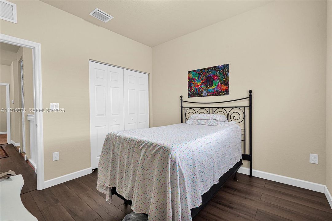 На продажу: $540,000 (4 спален, 2 ванн, 1876 Квадратных фут)